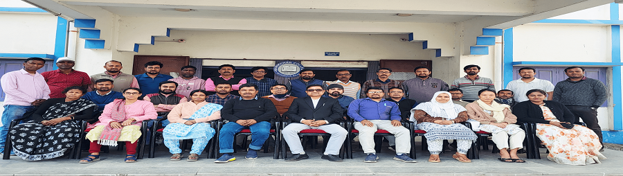 Students and campus of Manikchak College